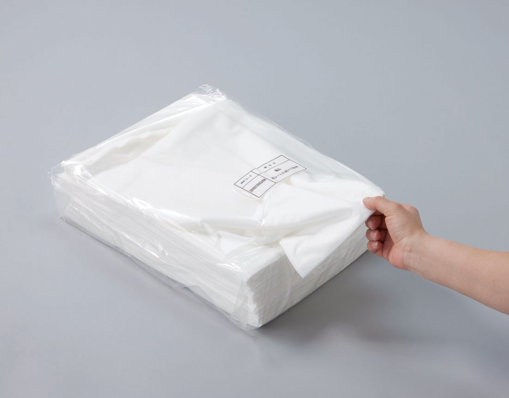 シロアリの発生場所を袋で覆う